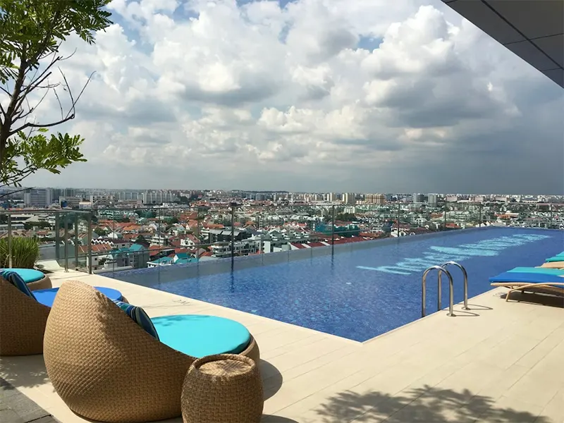 Bể bơi trên sân thượng nổi tiếng của Singapore tại Hotel Indigo Singapore Katong