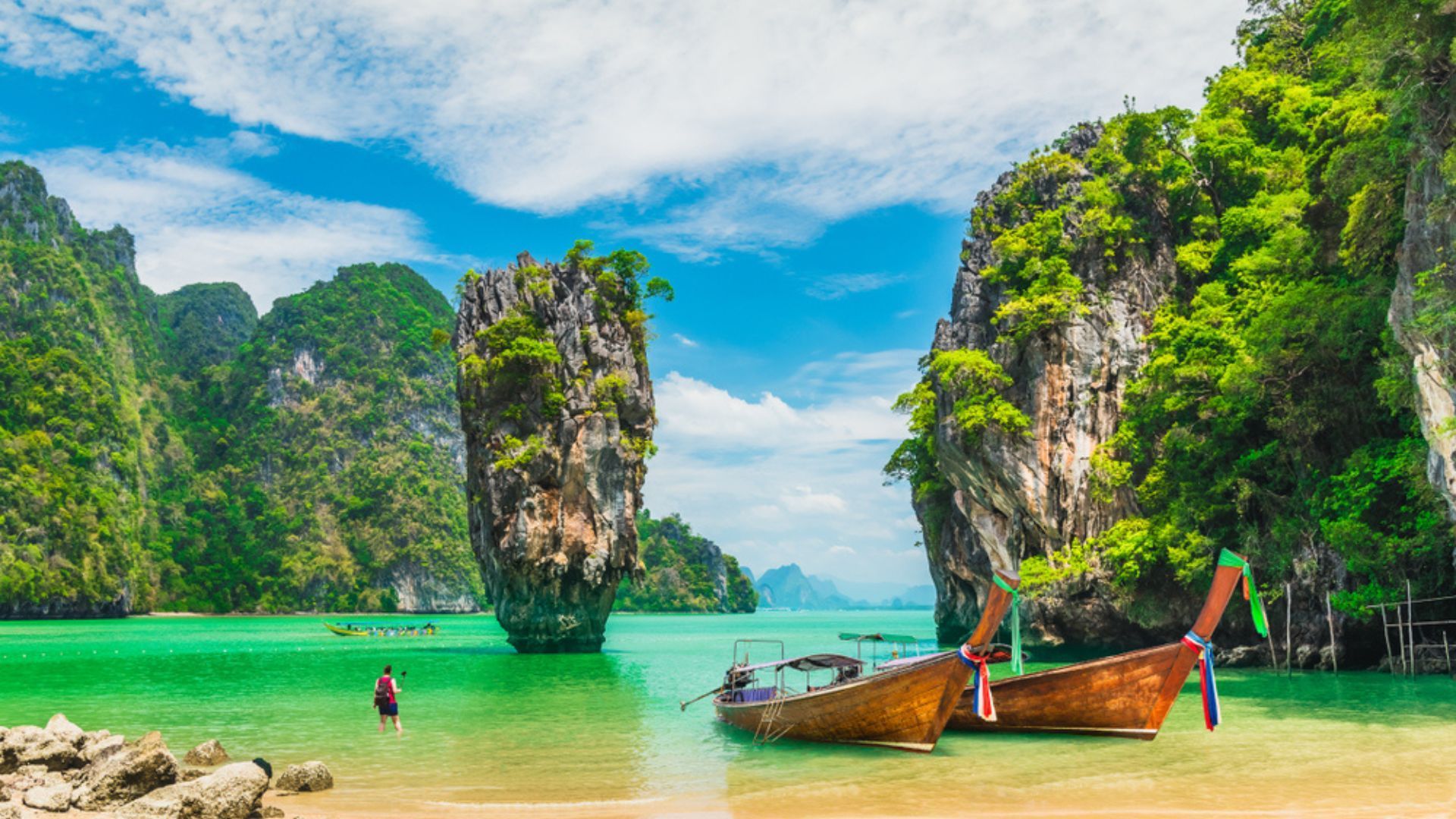 Krabi Vs Phuket: Soi Sáng Những Đặc Điểm Tương Phản Của 2 Viên Đá Quý Thái Lan