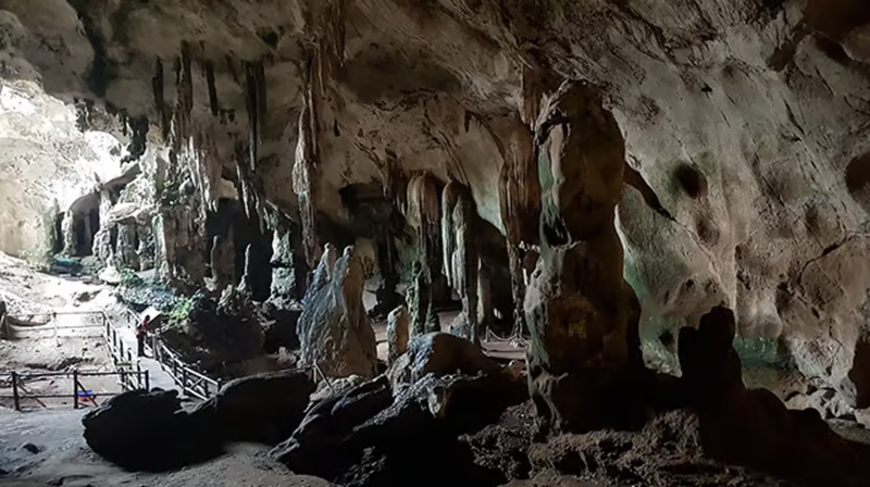 Hang động Khao Khanam Nam