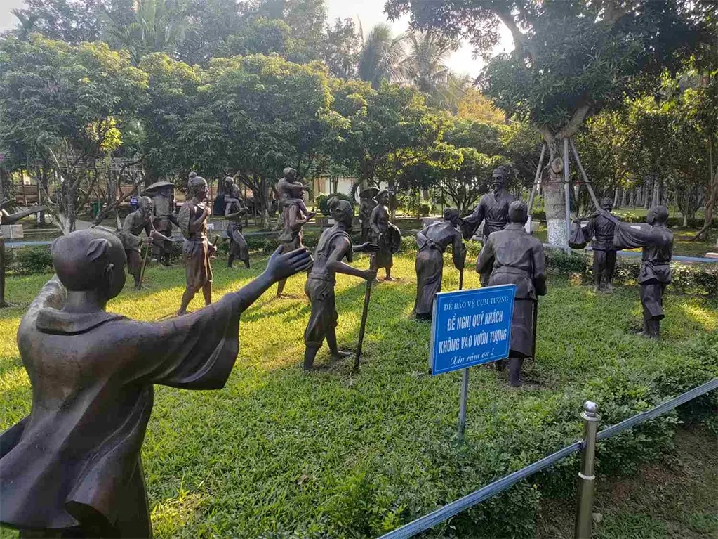 Vườn tượng trong quần thể di tích đền Trạng Trình Nguyễn Bỉnh Khiêm. Ảnh: Ban quản lý di tích Trạng Trình Nguyễn Bỉnh Khiêm