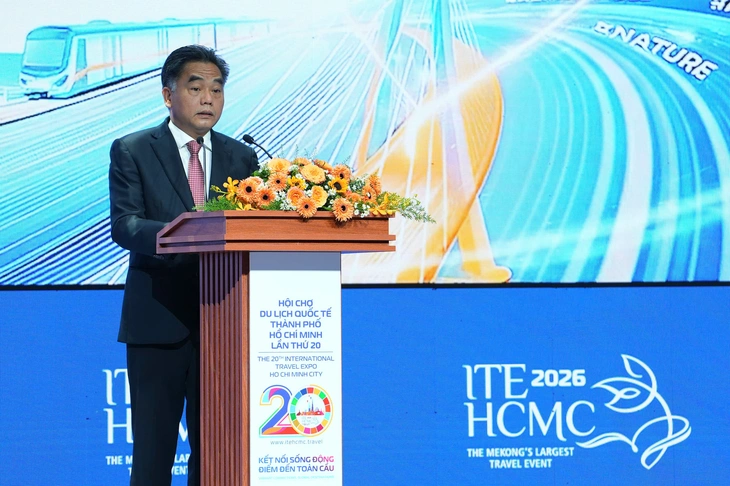 Ông Nguyễn Lộc Hà - Phó chủ tịch thường trực UBND TP.HCM - phát biểu tại lễ khai mạc - Ảnh: THẾ KIỆT